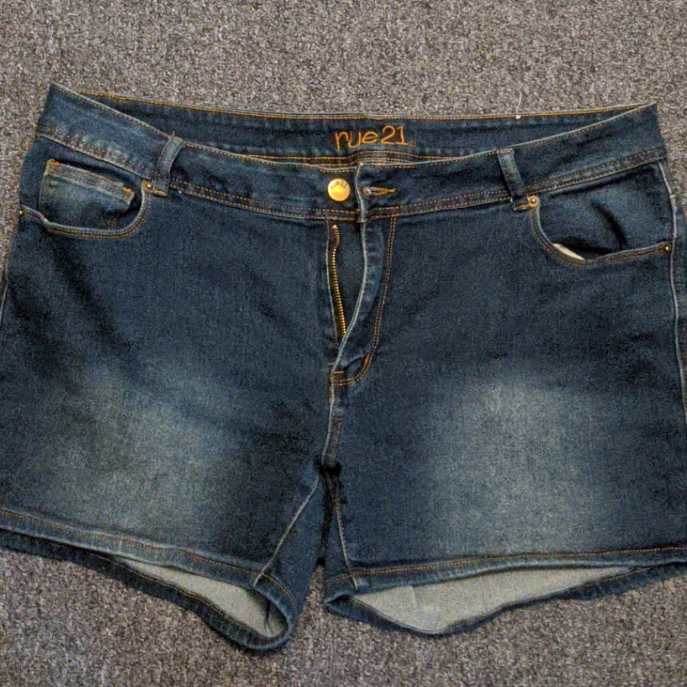 Rue 21 plus denim shorts
